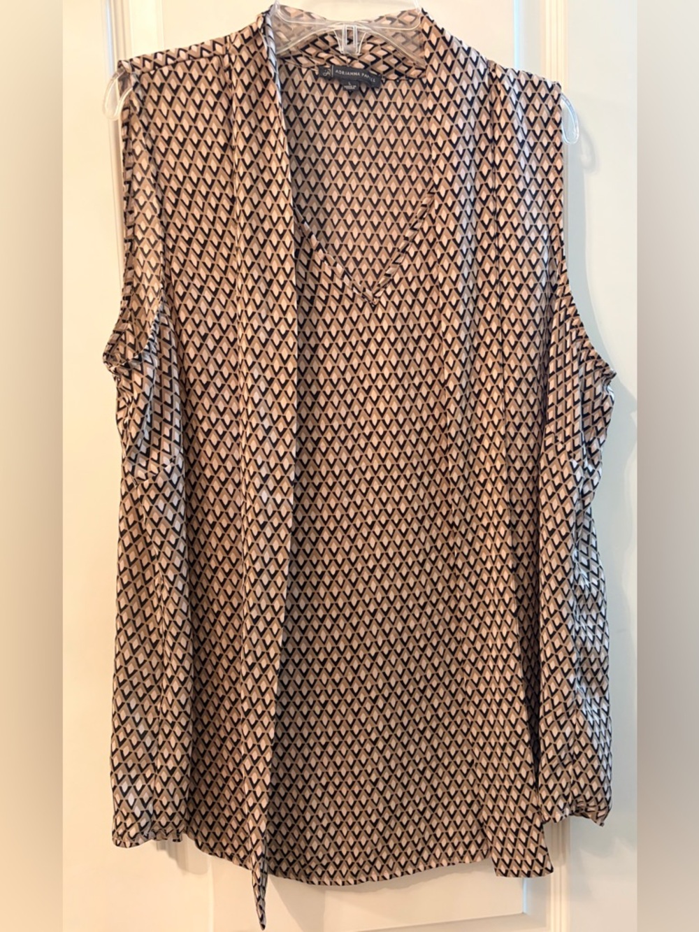 Adrianna Papell Brown & Cream Sleeveless Geometric Print Top V-Neck with Tie